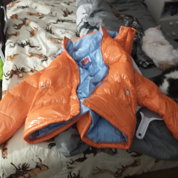 New orange puffer jacket - Picture 2 of 3